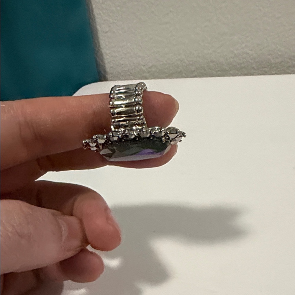 Paparazzi Iridescent Teal Oval Halo Ring - Picture 5 of 7